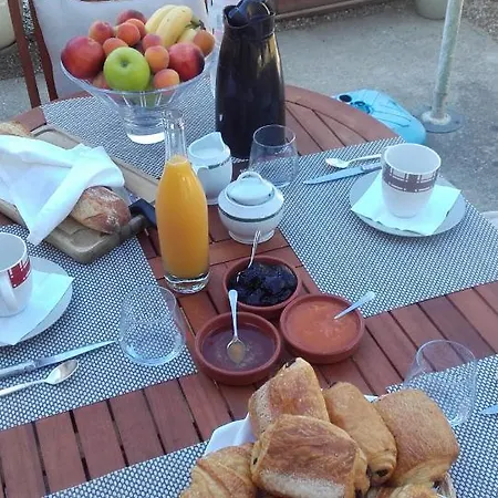 Chez Yvette , C'est Chouette!! Bed & Breakfast