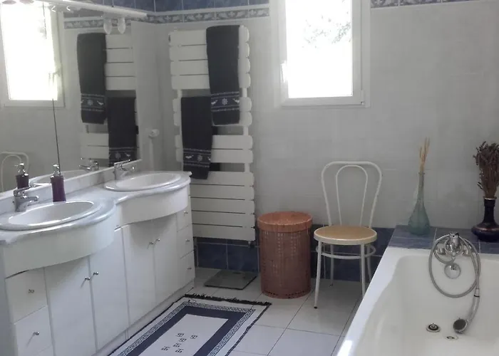 Chez Yvette , C'est Chouette!! Bed & Breakfast *